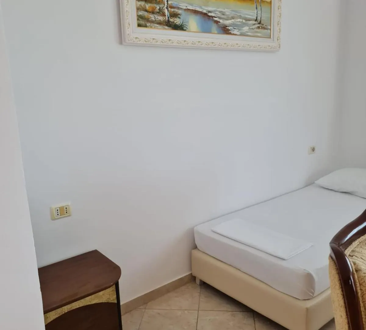 קסאמיל Vila Ledio